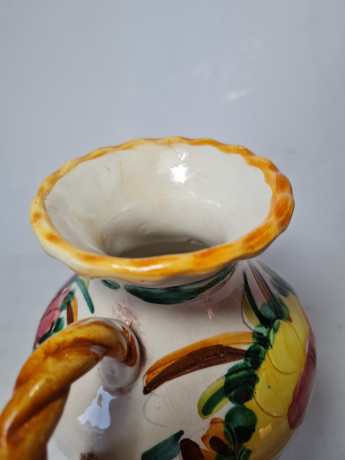 Miriam Italy Ваза для цветов с двумя ручками с ярким цветочным рисунком, 16 x 16 см, Италия, 1960-70гг.