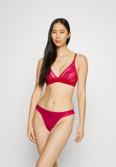 Tommy Hilfiger UNLINED TRIANGLE Triangle bra royal berry UNLINED TRIANGLE Бюстгальтер с треугольными чашечками королевская ягода