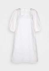 Tommy Hilfiger KNEE DRESS Day dress optic white ПЛАТЬЕ НА КОЛЕНАХ Повседневное платье оптический белый