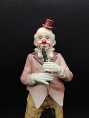 Музыкальная шкатулка винтажная Melody in Motion "Клон с флейтой", ручная роспись, бисквитный фарфор, 32 см, Германия, 1970-80гг.