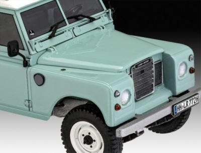 Revell Land Rover Series III LWB station wagon 1:24 Универсал Land Rover Series III LWB 1:24