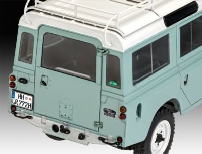 Revell Land Rover Series III LWB station wagon 1:24 Универсал Land Rover Series III LWB 1:24
