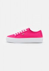 Tommy Hilfiger ESSENTIAL VULC Trainers bright cerise pink ESSENTIAL VULC Кроссовки ярко-вишнево-розовый