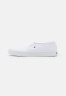 Tommy Hilfiger ESSENTIAL NAUTICAL Trainers white ESSENTIAL NAUTICAL Кроссовки белый
