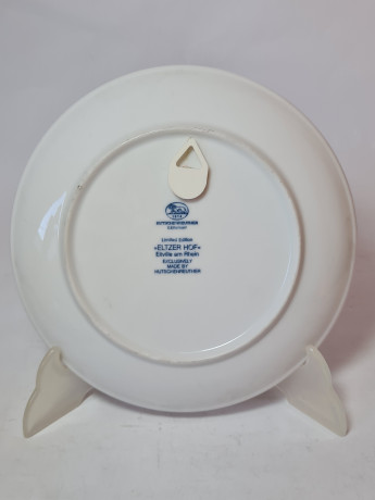 Тарелка декоративная винтажная Hutschenreuther, белый фарфор с бело-голубым рисунком Эльцер Хоф, 20 x 2,5 см, Германия, 1960-70гг.