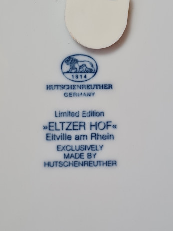 Тарелка декоративная винтажная Hutschenreuther, белый фарфор с бело-голубым рисунком Эльцер Хоф, 20 x 2,5 см, Германия, 1960-70гг.