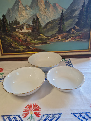 Набор глубоких тарелок винтаж Seltmann Weiden Bavaria, белый фарфор с позолоченным краем,  3 штуки х 23 x 7 см , 20,5 x 6,5 см, 19 x 5,5 см, Германия, 1960-70гг.