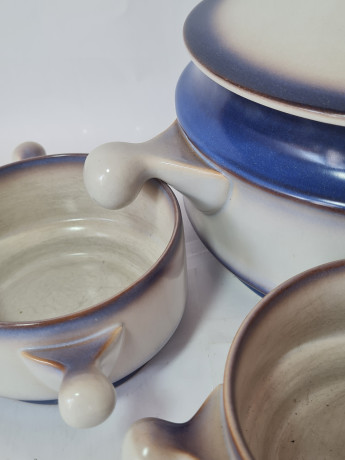 Набор посуды винтажной Goebel, Auvergne Bavaria, бело-синий фарфор, горшочки 4 шт x 20 x 19 см, 1 шт х 17 x 6 см, соусник 18,5 x 9 см, Германия, 1960-70гг.