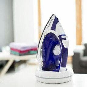 RUSSELL HOBBS RUSSELL HOBBS Dampfbugeleisen Supreme Steam Cordless 23300-56, 2400 W RUSSELL HOBBS Паровой утюг Supreme Steam Cordless 23300-56, 2400 Вт