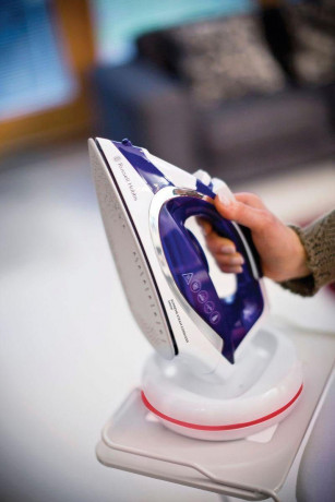 RUSSELL HOBBS RUSSELL HOBBS Dampfbugeleisen Supreme Steam Cordless 23300-56, 2400 W RUSSELL HOBBS Паровой утюг Supreme Steam Cordless 23300-56, 2400 Вт