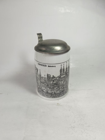 Немецкая пивная кружка винтажная Alten Kunststadt Germany "Бабенберг", с крышкой, кракелюр, фарфор / олово, 0.5 л, 15.5 см, Германия, 1960-70гг.