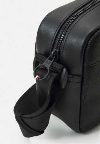 Tommy Hilfiger REPORTER UNISEX Across body bag black REPORTER UNISEX Сумка через плечо черный