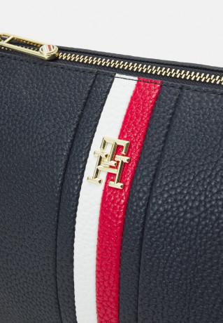 Tommy Hilfiger EMBLEM Wash bag space blue ЭМБЛЕМА Мешок для стирки космический синий