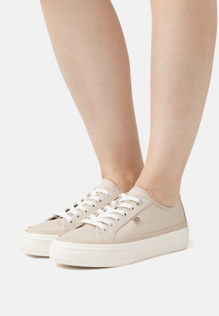 Tommy Hilfiger ESSENTIAL VULC Trainers light sandalwood ESSENTIAL VULC Кроссовки светлое сандаловое дерево