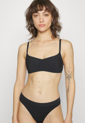 Tommy Hilfiger Balconette bra black Бюстгальтер балконет черный