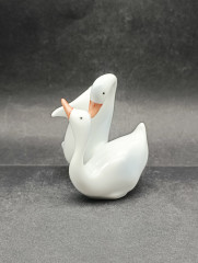 Статуэтка винтажная миниатюрная Hollohaza "Влюбленные утки", ручная роспись, 10 х 8 см, фарфор, Венгрия