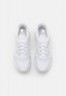 Nike Sportswear ZOOM AIR FIRE Sneaker low photon dust/white/summit white ZOOM AIR FIRE кроссовки женские низкие фотонная пыль/белый/вершинный белый