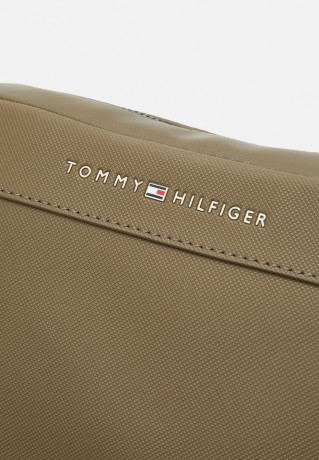 Tommy Hilfiger REPORTER UNISEX Across body bag faded military REPORTER UNISEX Сумка через плечо выцветший военный