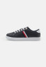 Tommy Hilfiger ESSENTIAL WEBBING CUPSOLE Trainers space blue ESSENTIAL WEBBING CUPSOLE — Кроссовки космический синий