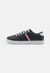Tommy Hilfiger ESSENTIAL WEBBING CUPSOLE Trainers space blue ESSENTIAL WEBBING CUPSOLE — Кроссовки космический синий