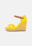 Tommy Hilfiger BASIC OPEN TOE WEDGE Platform sandals vivid yellow BASIC OPEN TOE WEDGE Босоножки на платформе ярко-желтый