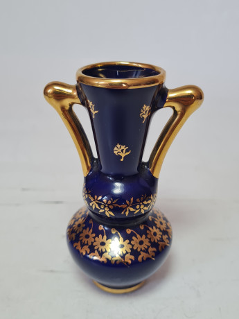 Ваза винтажная Limoges France, темно-синий фарфор с золотым цветочным декором и позолоченными ручками, 9 x 6 см, Франция, 1960-70гг.