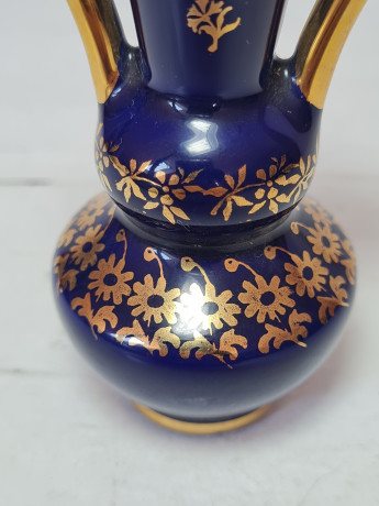 Ваза винтажная Limoges France, темно-синий фарфор с золотым цветочным декором и позолоченными ручками, 9 x 6 см, Франция, 1960-70гг.