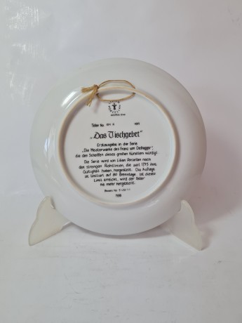 Тарелка декоративная винтажная Lilien Porzellan "Молитва перед ужином", коллекционная, №154K, худ. Ф. Дефреггер, 20 см, Австрия, 1988г.