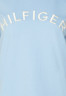 Tommy Hilfiger REG VARSITY EMB C-NK SS Print T-shirt vessel blue REG VARSITY EMB C-NK SS Футболка с принтом сосуд синий