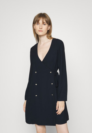 Tommy Hilfiger CREPE WRAP DRESS Day dress desert sky ПЛАТЬЕ ИЗ КРЕПА С ЗАПАХОМ Повседневное платье небо пустыни