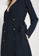 Tommy Hilfiger CREPE WRAP DRESS Day dress desert sky ПЛАТЬЕ ИЗ КРЕПА С ЗАПАХОМ Повседневное платье небо пустыни