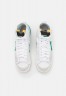 Nike Sportswear BLAZER MID #x27;77 JUMBO UNISEX Sneaker high summit white/malachite/blackened blue BLAZER MID #x27;77 JUMBO UNISEX — Высокие кроссовки женские вершина белый/малахит/черненый синий