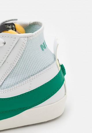 Nike Sportswear BLAZER MID #x27;77 JUMBO UNISEX Sneaker high summit white/malachite/blackened blue BLAZER MID #x27;77 JUMBO UNISEX — Высокие кроссовки женские вершина белый/малахит/черненый синий