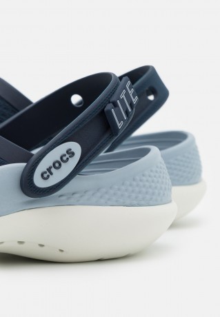 Crocs LITERIDE 360 UNISEX Pantolette flach navy/blue grey LITERIDE 360 UNISEX Мюли на плоской подошве темно-синий/серо-голубой