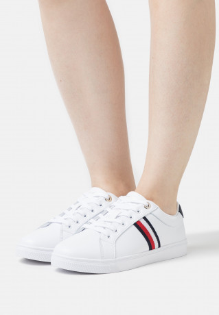 Tommy Hilfiger ESSENTIAL WEBBING CUPSOLE Trainers white ESSENTIAL WEBBING CUPSOLE — Кроссовки белый