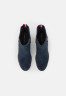 Tommy Hilfiger OUTDOOR BOOT High heeled ankle boots desert sky OUTDOOR BOOT Ботильоны на высоком каблуке небо пустыни