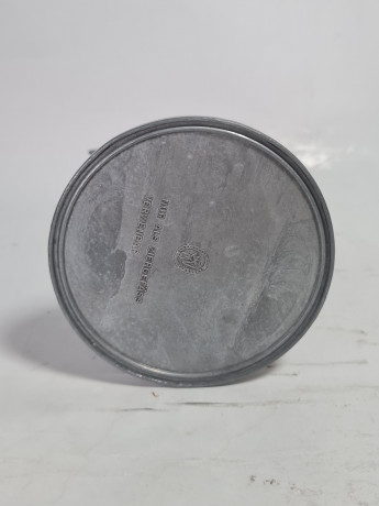 Набор винтажных кувшинов с крышкой в деревенском стиле, традиционное искусство, олово, литье, 2 шт., 17 см и 10 см, Германия, 1990-2000гг.