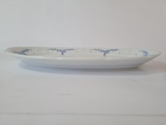 Mitterteich Bavaria Блюдо с фактурным краем и нежными голубыми цветами, 35,5x24x4, Германия, 1950-60гг.