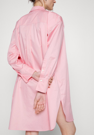 Tommy Hilfiger ICONS ARCHIVE DRESS  Day dress cupid pink ICONS ARCHIVE DRESS Повседневное платье амур розовый