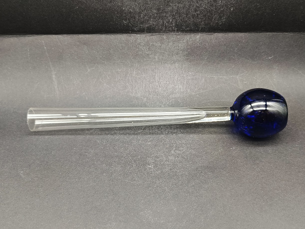 Ваза винтажная большая MCM, узкая, в форме пробирки, с синим основанием, стекло, 26 см, Германия, 1960 год.