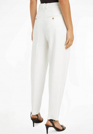 Tommy Hilfiger TAPERED PLEATED Trousers offwhite ЗАУЖЕННЫЕ СО СКЛАДКАМИ Брюки от белого