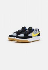Nike SB ADVERSARY UNISEX Sneaker low black/yellow strike/wolf grey/white/light brown/hyper royal ADVERSARY UNISEX Низкие кроссовки женские черный/желтый забастовка/серый волк/белый/светло-коричневый/гипер королевский