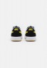 Nike SB ADVERSARY UNISEX Sneaker low black/yellow strike/wolf grey/white/light brown/hyper royal ADVERSARY UNISEX Низкие кроссовки женские черный/желтый забастовка/серый волк/белый/светло-коричневый/гипер королевский