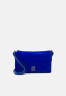 Tommy Hilfiger CHIC CROSSOVER Across body bag ultra blue CHIC CROSSOVER Сумка через плечо ультра синий
