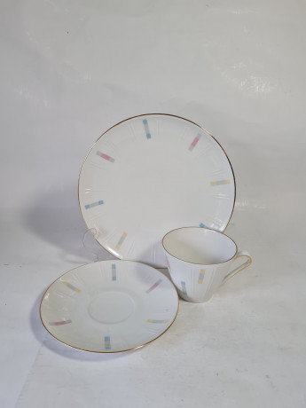 Чайное трио винтажное Winterling Roslau Bavaria, белый фарфор с разноцветным узором и позолотой, 10 x 6,5 см / 14,5 см / 19,5 см, Германия, 1960-70гг.