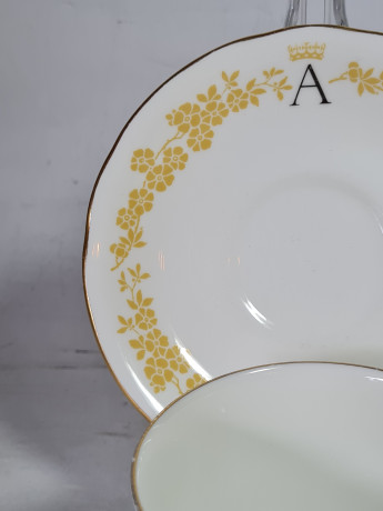 Чайная пара винтажная Colclough Bone / England, костяной фарфор, изображение фото со свадьбы Принца Эндрю и Сары Фергюсон, Англия, 1986г.