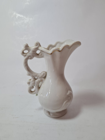 Ваза с фактурной розой "Чайная роза", 9см x 12.5см, Тайвань, 1960-70гг.