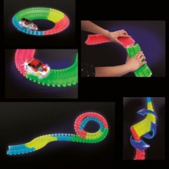 FANTASTIC TRACKS Rennstrecke mit Auto 220 Teile Autorennbahnsets Гоночная трасса с автомобилем 220 шт. Наборы гоночных трасс для автомобилей