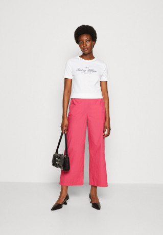 Tommy Hilfiger SLIM SIGNATURE Print T-shirt optic white SLIM SIGNATURE Футболка с принтом оптический белый