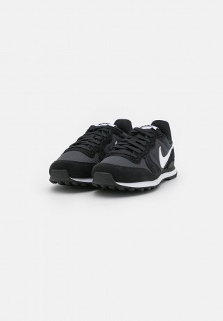 Nike Sportswear INTERNATIONALIST Sneaker low black/white/dark smoke grey INTERNATIONALIST Низкие кроссовки женские черный/белый/темно-серый дым